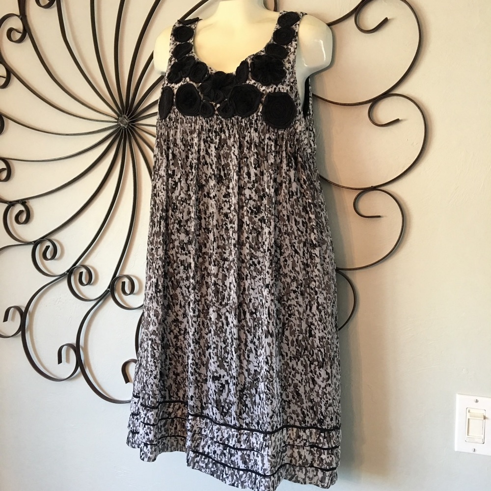 Beige by Eci gray black sleeveless smock dress size 12